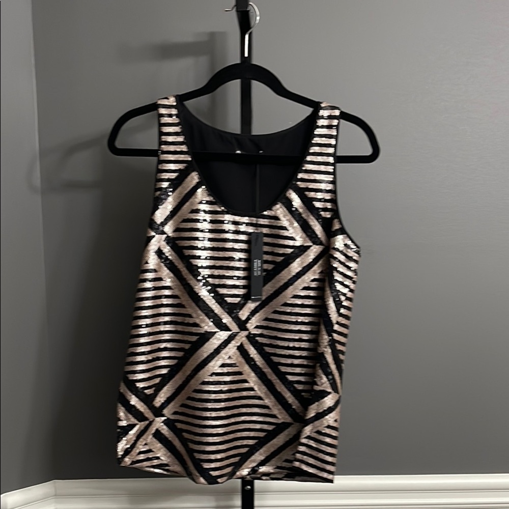NWT, Krisa Sequin Geometric Black and Gold Top - Picture 1 of 6